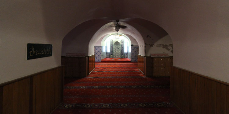 Karaköy Kurşunlu Mahzen (Yeraltı) Camii 